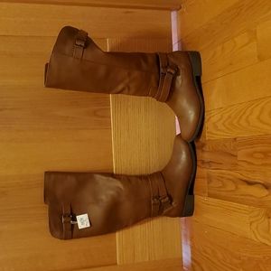 Brown NWOT boots.
